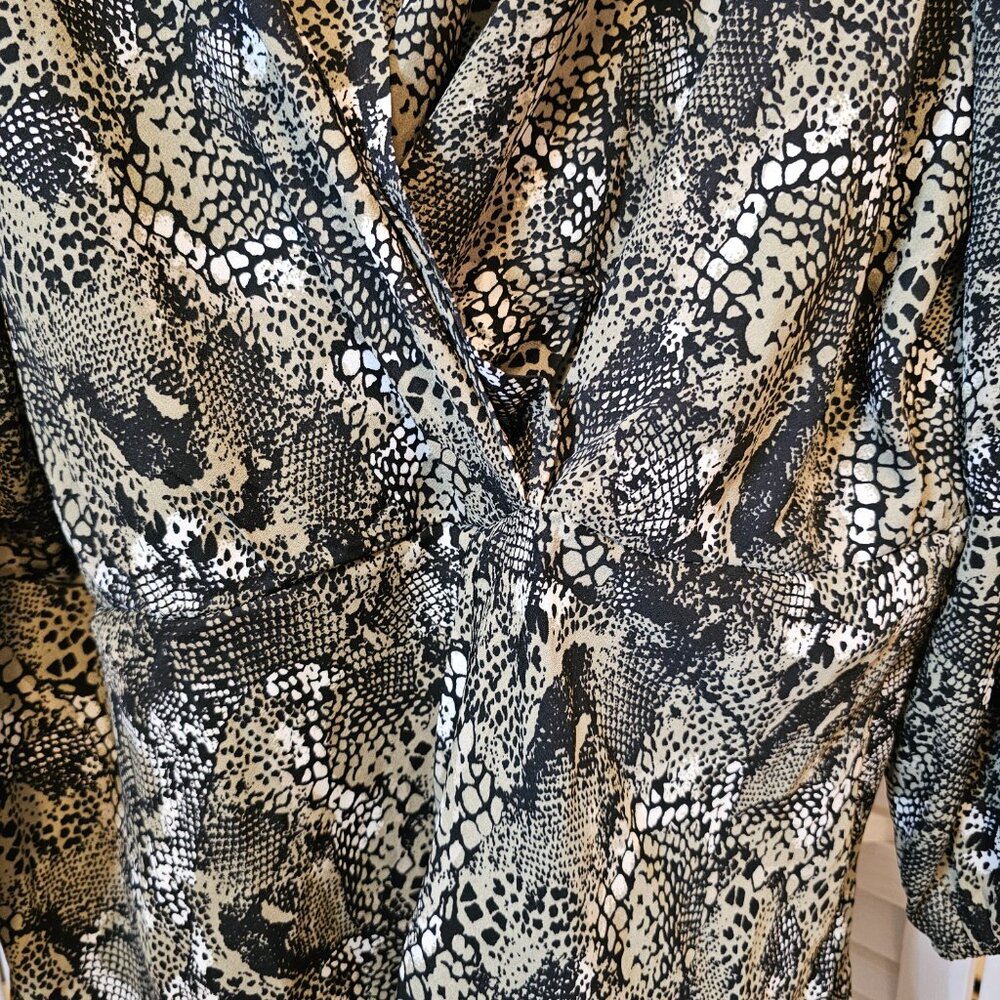Jessica London, Plus Size 24W, Snake Print, V-neck With Collar, Blouse - Picture 2 of 10